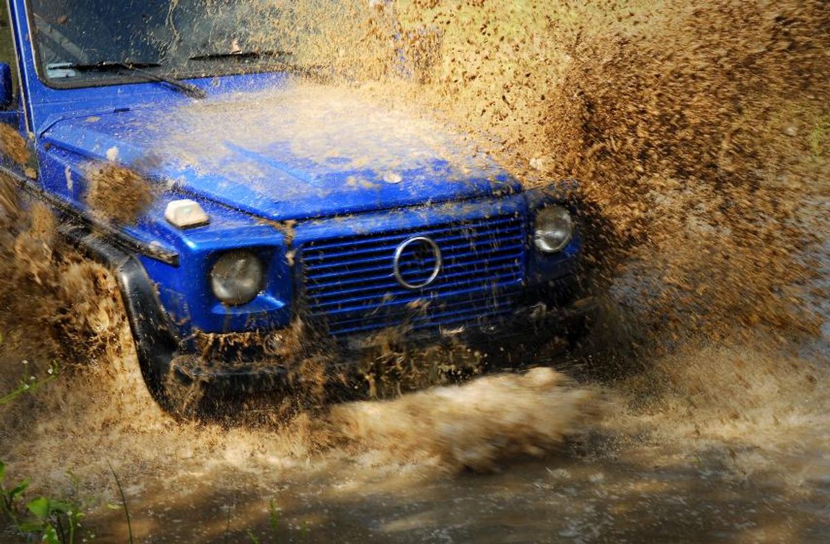 SUV Offroad Dirt Water