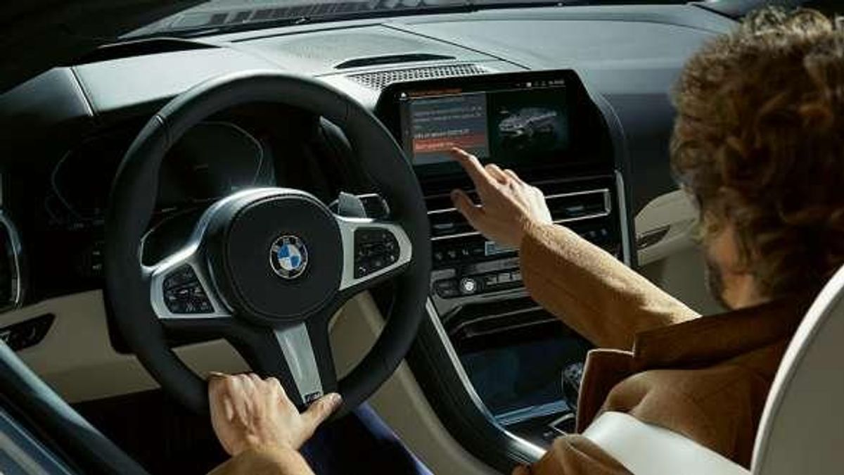 BMW connected Drive cockpit 